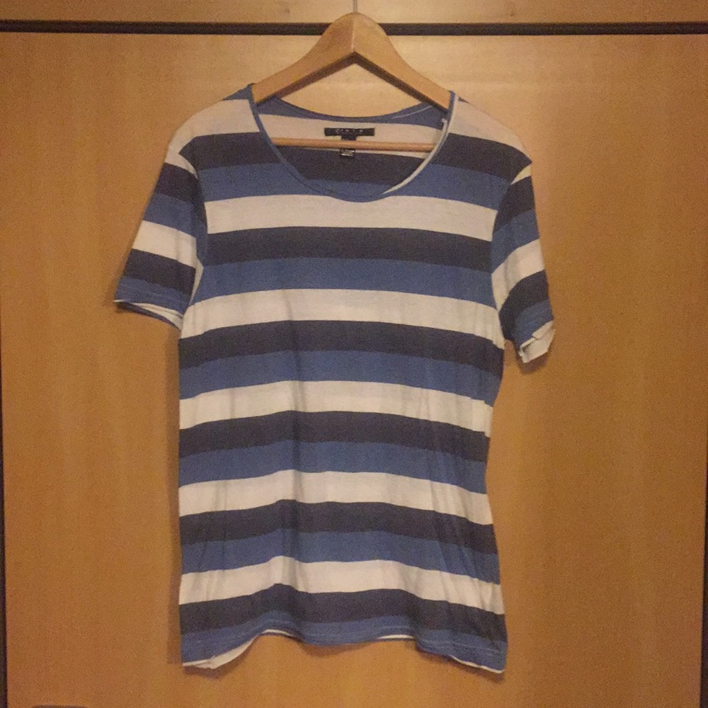 F21 DISTRESSED TEE